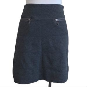 Athleta women’s XXS strata grey knee length skirt‎